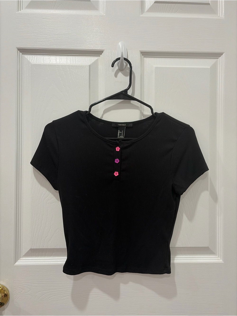 Black Ribbed Short-Sleeve Henley Crop Top - Forever 21